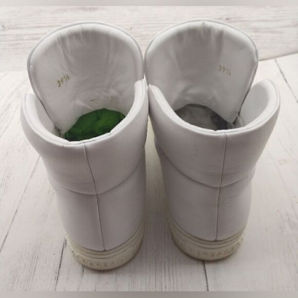 Versace Sneakers Shoes White Gold Medusa SZ 39 1/2 Women's - Picture 12 of 16